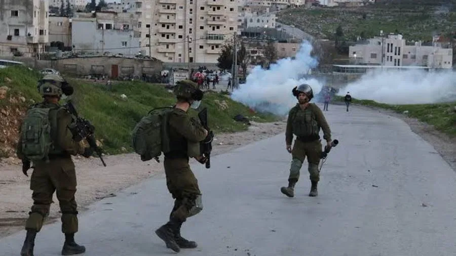 وكالة الأنباء الفلسطينية: 20 جريحًا على الأقل جراء إطلاق النار من قبل الاحتلال بالقرب من مركز توزيع غذائي في وسط قطاع غزة