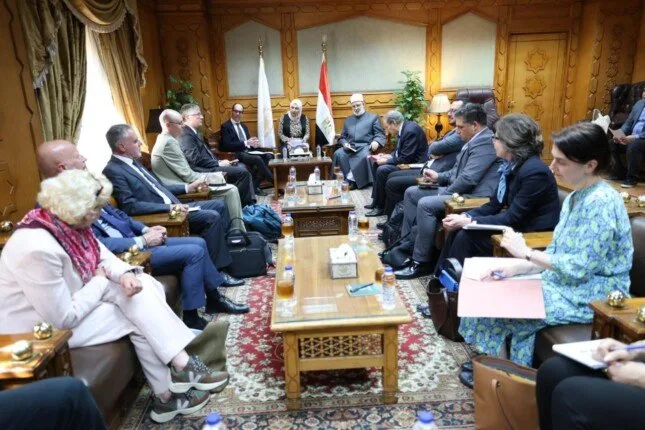 وكيل الأزهر يستقبل وفدًا من مجموعة فيينا للدين والدبلوماسية وكيل الأزهر يستقبل وفدًا من مجموعة فيينا للدين والدبلوماسية