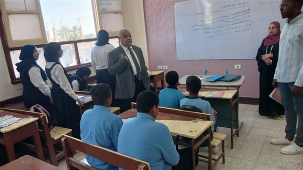 «وكيل التعليم» يتفقد عدد من المنشآت التعليمية في الأقصر (صور) «وكيل التعليم» يتفقد عدد من المنشآت التعليمية في الأقصر (صور)