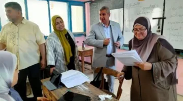 وكيل تعليم الشرقية يتابع انتظام الدراسة.. ويشيد بالأنشطة والمبادرات ببلبيس