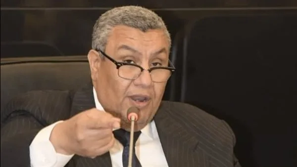وكيل “لجنة النواب” يستفسر عن مكافآت مساعدي وزير الرياضة.. اكتشف التفاصيل وكيل “لجنة النواب” يستفسر عن مكافآت مساعدي وزير الرياضة.. اكتشف التفاصيل