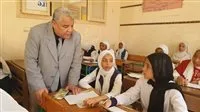 وكيل وزارة التعليم بالأقصر يقوم بزيارة تفقدية لامتحانات الفصل الدراسي الثاني في عدة مدارس
