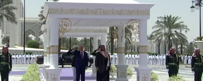 ولي العهد السعودي يستقبل الرئيس الأمريكي في قصر اليمامة بالعاصمة الرياض