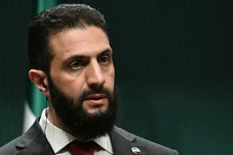 “وول ستريت جورنال” تكشف تفاصيل خطة الشرع لكسب الدعم الأمريكي “وول ستريت جورنال” تكشف تفاصيل خطة الشرع لكسب الدعم الأمريكي