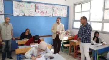 محافظ الشرقية يزور لجان امتحانات الصف الثالث الإعدادي في منيا القمح