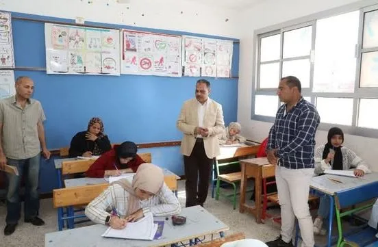 محافظ الشرقية يزور لجان امتحانات الصف الثالث الإعدادي في منيا القمح محافظ الشرقية يزور لجان امتحانات الصف الثالث الإعدادي في منيا القمح