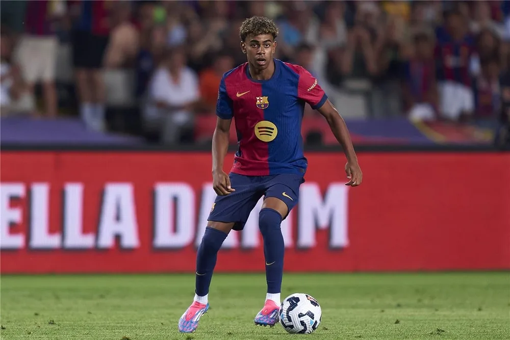 يامال يمدد عقده مع برشلونة حتى عام 2031 يامال يمدد عقده مع برشلونة حتى عام 2031