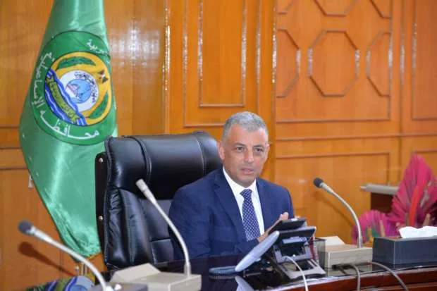 محافظ الإسماعيلية يتابع أعمال إنشاء طريق الحمادات- السحارة محافظ الإسماعيلية يتابع أعمال إنشاء طريق الحمادات- السحارة
