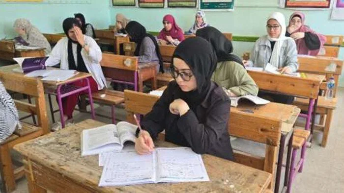 يبدأ 21 مايو.. جدول امتحانات الصف الأول الثانوي 2025 في القاهرة والمحافظات يبدأ 21 مايو.. جدول امتحانات الصف الأول الثانوي 2025 في القاهرة والمحافظات