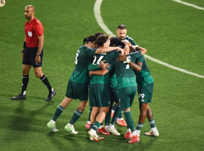 الأهلي يحتفل بلقب دوري أبطال آسيا للنخبة بثنائية في التعاون بالدوري السعودي الأهلي يحتفل بلقب دوري أبطال آسيا للنخبة بثنائية في التعاون بالدوري السعودي
