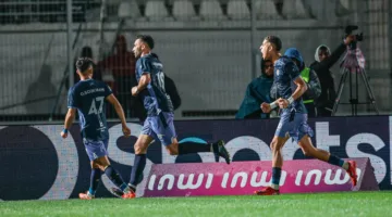 يحيى بن خالق يقترب من الاحتراف في الدوري الانجليزي