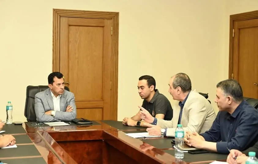 وزارة الشباب والمحافظة تُروج للإعلانات في مركز التنمية الشبابية بالجزيرة وزارة الشباب والمحافظة تُروج للإعلانات في مركز التنمية الشبابية بالجزيرة