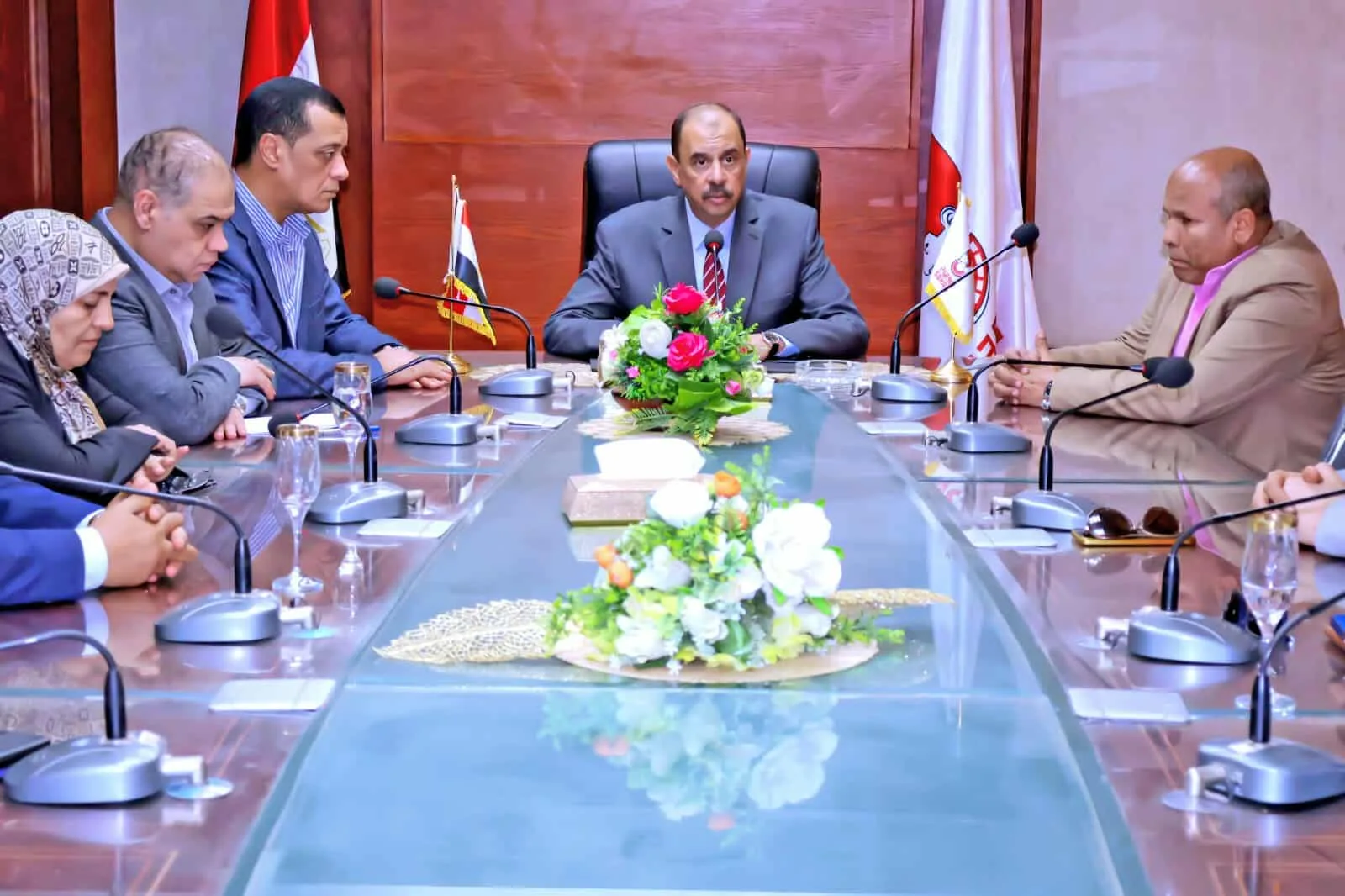 محافظ سوهاج يعقد اجتماعاً لمتابعة امتحانات الثانوية العامة وتنفيذ الإجراءات الرقابية