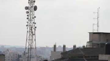 تقرير: انقطاع الاتصالات يقطع غزة عن العالم.. وصحافيوها يتحدون المخاطر لنقل الواقع.