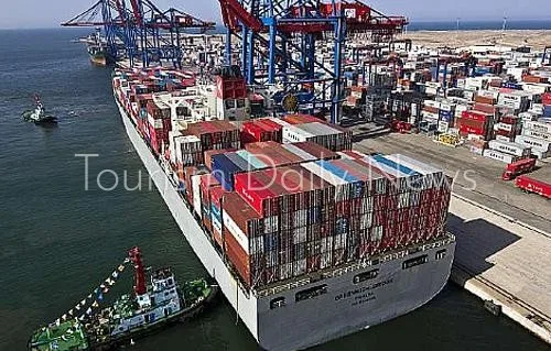 10 سفن ترسو في موانئ البحر الأحمر مع تداول 51 ألف طن من البضائع 10 سفن ترسو في موانئ البحر الأحمر مع تداول 51 ألف طن من البضائع