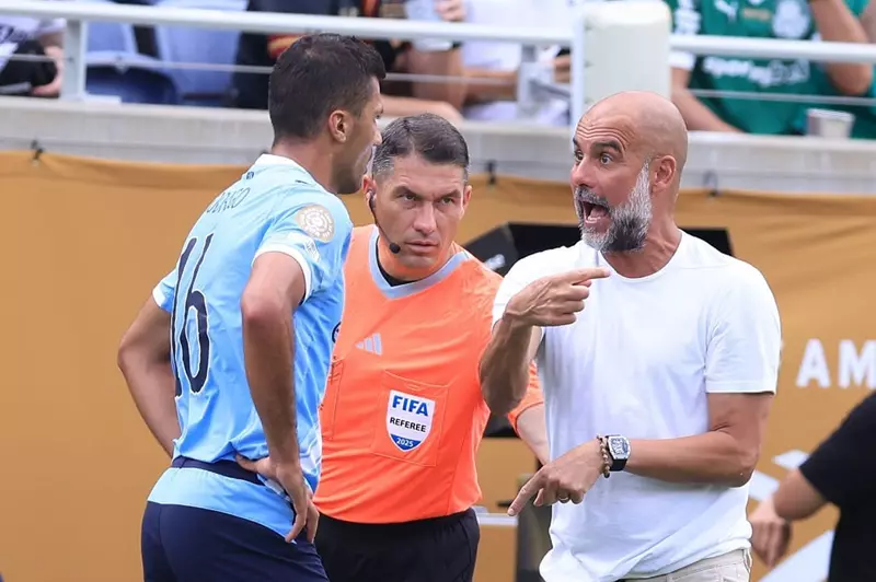 “11 من 11”.. جوارديولا يتألق في بطولة كأس العالم للأندية “11 من 11”.. جوارديولا يتألق في بطولة كأس العالم للأندية