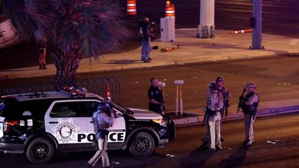 الشرطة الأمريكية: fatalities in a shooting incident on Las Vegas Street.