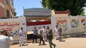 في آخر أيام المرحلة الإعدادية، مدير أمن أسيوط يراقب الأمن ويتصدى للغش والانتهاكات.