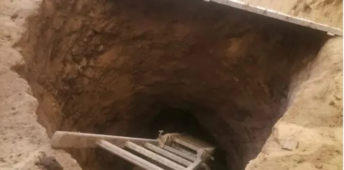 وفاة أحد المشتبه بهم في أعمال التنقيب عن الآثار تحت قصر ثقافة الطفل بالأقصر وفاة أحد المشتبه بهم في أعمال التنقيب عن الآثار تحت قصر ثقافة الطفل بالأقصر