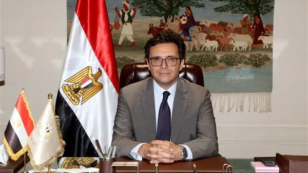 “1200 موظف، بعضهم غائب عن العمل لسنوات” .. وزير الثقافة: لا نية لإغلاق قصور الثقافة، وما تم إغلاقه هو شقق مؤجرة فقط. “1200 موظف، بعضهم غائب عن العمل لسنوات” .. وزير الثقافة: لا نية لإغلاق قصور الثقافة، وما تم إغلاقه هو شقق مؤجرة فقط.