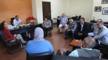 اجتماع رئيس الهيئة الوطنية للسينما مع الموظفين ومديري الإدارات لبحث سبل تحسين الأداء.