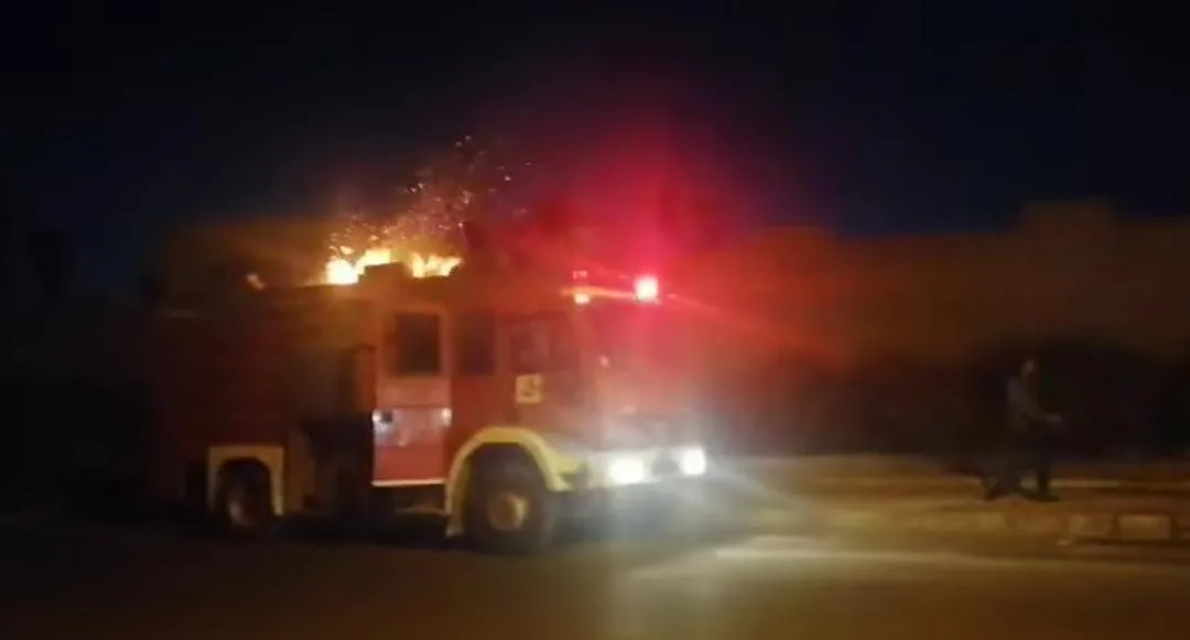 شرارة من فرن محلي تشتعل في خمسة منازل بسوهاج.. والدفاع المدني يتدخل وينقذ الموقف بدون إصابات