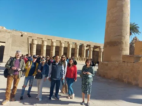 إدراج اللغتين الإيطالية والفرنسية في الموقع الإلكتروني الترويجي لهيئة السياحة.