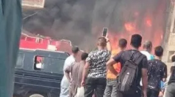 15 سيارة إطفاء تُخمد حريقًا في مخزن للدهانات بالبراجيل.. صور