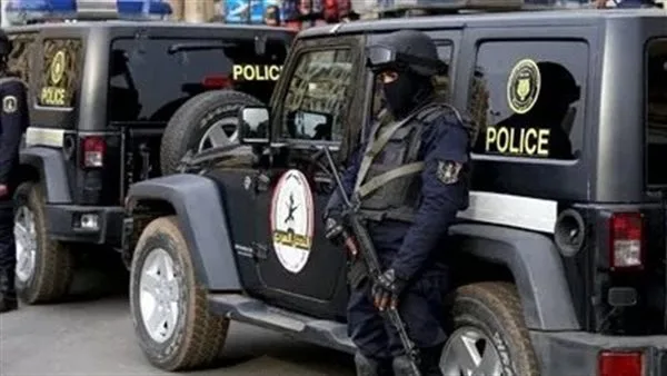 طالب يُضبط أثناء الغش بسماعة بلوتوث في امتحان بالجيزة.. وفتح تحقيق مع شقيقيه. طالب يُضبط أثناء الغش بسماعة بلوتوث في امتحان بالجيزة.. وفتح تحقيق مع شقيقيه.