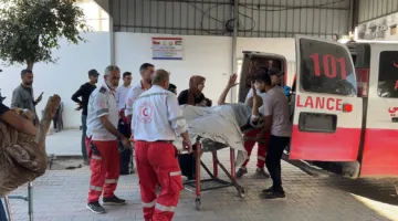 الهلال الأحمر: نواجه تحديات في التواصل مع فرقنا في قطاع غزة بسبب انقطاع خدمات الإنترنت.