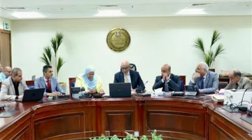وزير التعليم يراقب امتحانات الدبلومات الفنية وشهادة الإعدادية من غرفة العمليات بالوزارة