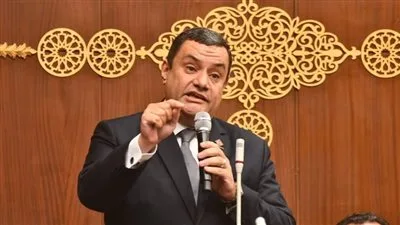نجاتي أكمل يقدم تقريرًا حول دراسة تأثير قانون الضريبة على العقارات المبنية.