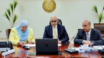وزير التعليم يراقب امتحانات الدبلومات الفنية من مركز العمليات الرئيسي في مقر الوزارة بالعاصمة الإدارية