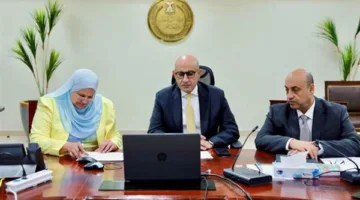 وزير التعليم يراقب امتحانات الدبلومات الفنية من غرفة العمليات المركزية في الوزارة بالعاصمة الإدارية