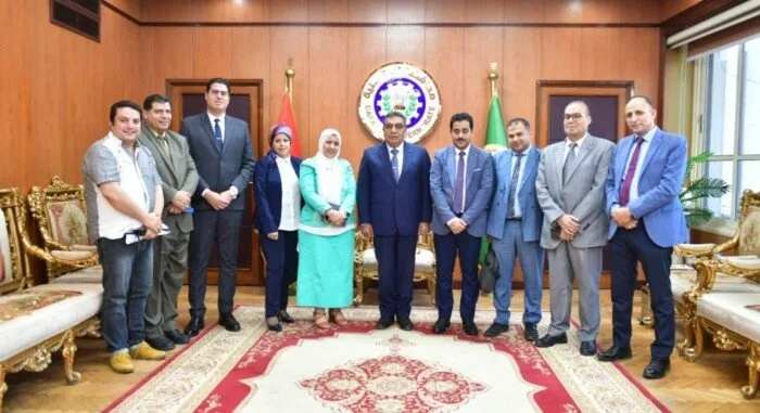 محافظ الدقهلية يلتقي وفد مركز معلومات مجلس الوزراء لمناقشة آفاق التعاون في مجال البيانات محافظ الدقهلية يلتقي وفد مركز معلومات مجلس الوزراء لمناقشة آفاق التعاون في مجال البيانات