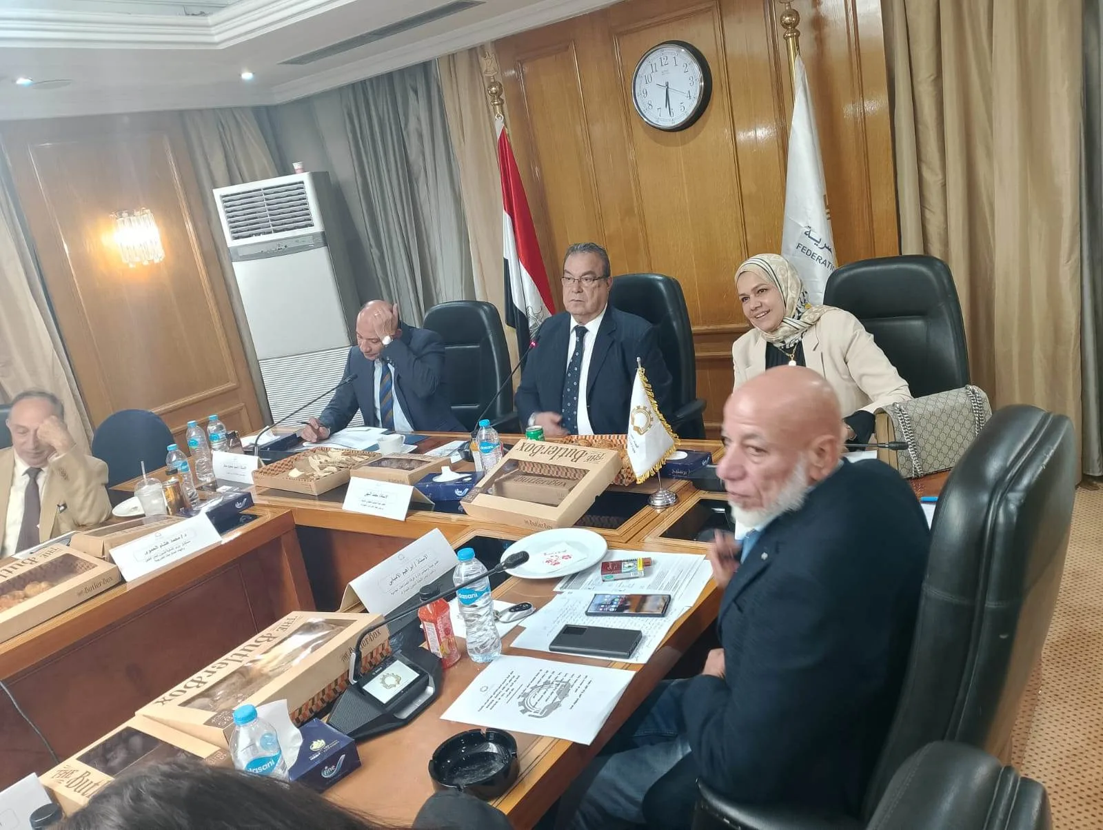 رئيس هيئة الضرائب: نسعى لتجاوز العقبات أمام المصانع والشركات للاستفادة من التسهيلات الضريبية الحديثة. رئيس هيئة الضرائب: نسعى لتجاوز العقبات أمام المصانع والشركات للاستفادة من التسهيلات الضريبية الحديثة.