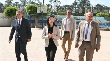 محافظ البحيرة يقوم بزيارة عدد من لجان المدارس في إدكو ورشيد