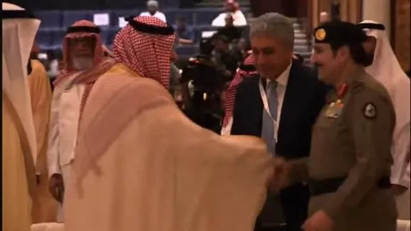 وزير السياحة والآثار يشارك في مؤتمر الحج بجدة بحضور توفيق ربيعة وزير السياحة والآثار يشارك في مؤتمر الحج بجدة بحضور توفيق ربيعة