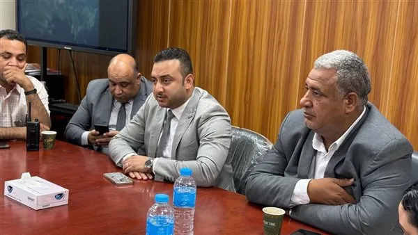 مدير خدمات الصحة في الأقصر يعقد اجتماعاً إرشادياً مع رؤساء الإدارات مدير خدمات الصحة في الأقصر يعقد اجتماعاً إرشادياً مع رؤساء الإدارات