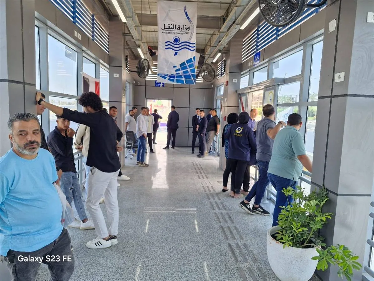 كامل الوزير يزور التشغيل التجريبي للحافلة الترددية على الطريق الدائري كامل الوزير يزور التشغيل التجريبي للحافلة الترددية على الطريق الدائري