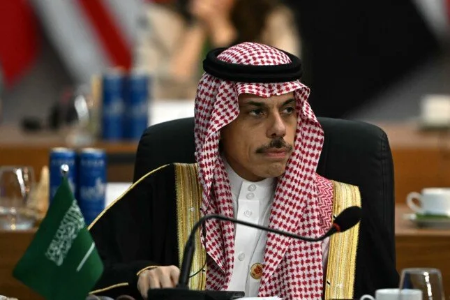 وزير الخارجية السعودي: لن نوافق على أي حل سوى إقامة الدولة الفلسطينية. وزير الخارجية السعودي: لن نوافق على أي حل سوى إقامة الدولة الفلسطينية.