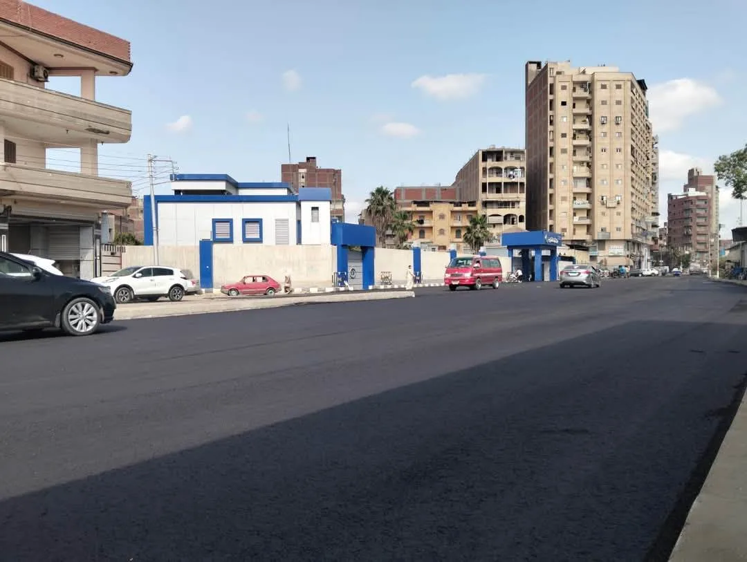 صور: رصف شارع نادي بلدية المحلة الكبرى في الغربية صور: رصف شارع نادي بلدية المحلة الكبرى في الغربية
