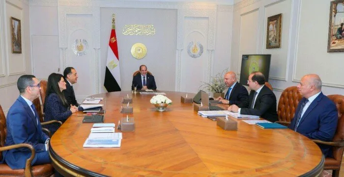 الرئيس السيسي يراقب إجراءات تعزيز تنافسية الاقتصاد المصري وجذب الاستثمارات الأجنبية. الرئيس السيسي يراقب إجراءات تعزيز تنافسية الاقتصاد المصري وجذب الاستثمارات الأجنبية.