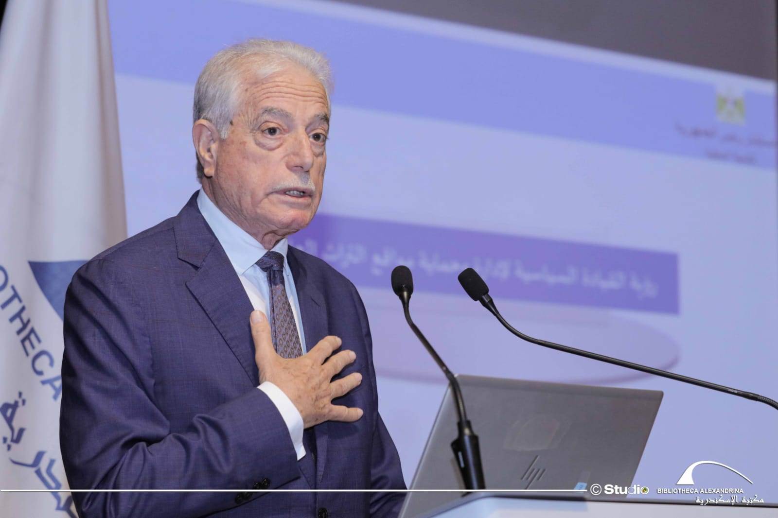 اللواء أركان حرب د. خالد فودة يحاضر في مكتبة الإسكندرية