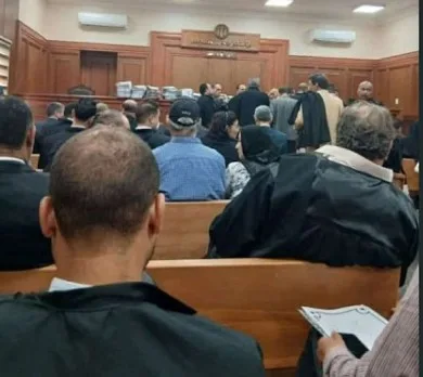 “ما لم يقم به هولاكو في بغداد: محامي مصري يقرر محاكمة ‘الشرع’ بسبب اتهامات مثيرة. فما هي الأسباب، وهل هناك صلة بتفضيل السعودية لدمشق على القاهرة؟ وكيف سيتعامل ‘الجولاني’ مع هذه المحاكمة؟” “ما لم يقم به هولاكو في بغداد: محامي مصري يقرر محاكمة ‘الشرع’ بسبب اتهامات مثيرة. فما هي الأسباب، وهل هناك صلة بتفضيل السعودية لدمشق على القاهرة؟ وكيف سيتعامل ‘الجولاني’ مع هذه المحاكمة؟”