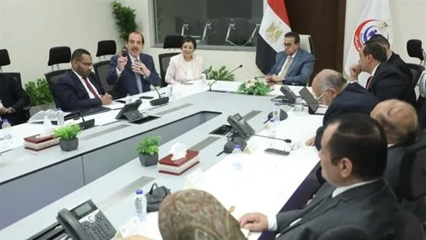 وزير الصحة يستعرض استراتيجية التأمين الصحي تحضيرًا لعيد الأضحى المبارك وزير الصحة يستعرض استراتيجية التأمين الصحي تحضيرًا لعيد الأضحى المبارك