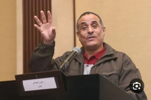 محمد المخلافي: كيف يتحول الشاعر إلى لغة، وتصبح اللغة عالماً تخيلياً في ألبومات آدم الثاني لعليوان الجيلاني. محمد المخلافي: كيف يتحول الشاعر إلى لغة، وتصبح اللغة عالماً تخيلياً في ألبومات آدم الثاني لعليوان الجيلاني.