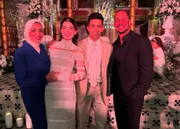 «أنت حب حياتي».. ليلى أحمد زاهر تعبّر عن مشاعرها تجاه هشام جمال من خلال مجموعة من الصور