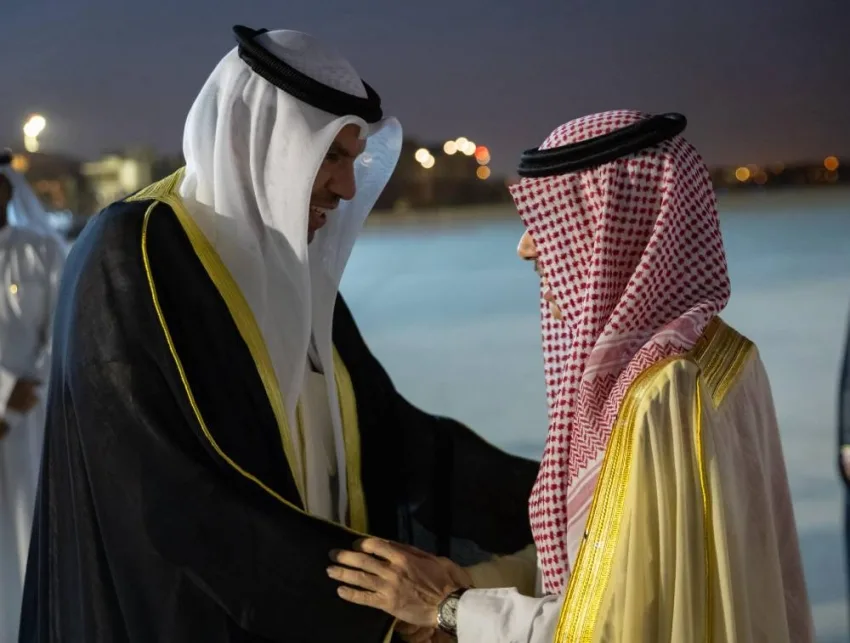 وزير الخارجية يصل إلى الكويت لحضور الاجتماع الوزاري لدول الخليج وزير الخارجية يصل إلى الكويت لحضور الاجتماع الوزاري لدول الخليج