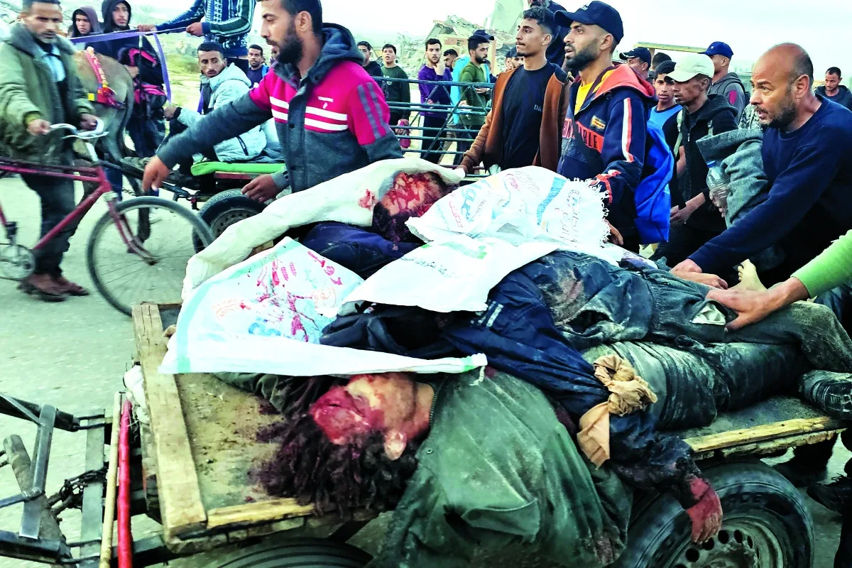 غزة: 31 قتيلاً في مذبحة مركز الإغاثة برفح